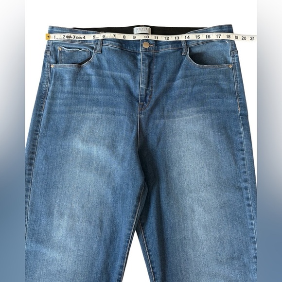 NWOT, Curve Appeal, High Rise Slim Jeans,
Size 16, Blue - Picture 4 of 9